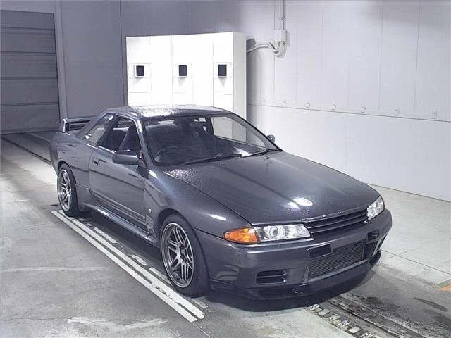 Import Nissan R32 GTR from Japan