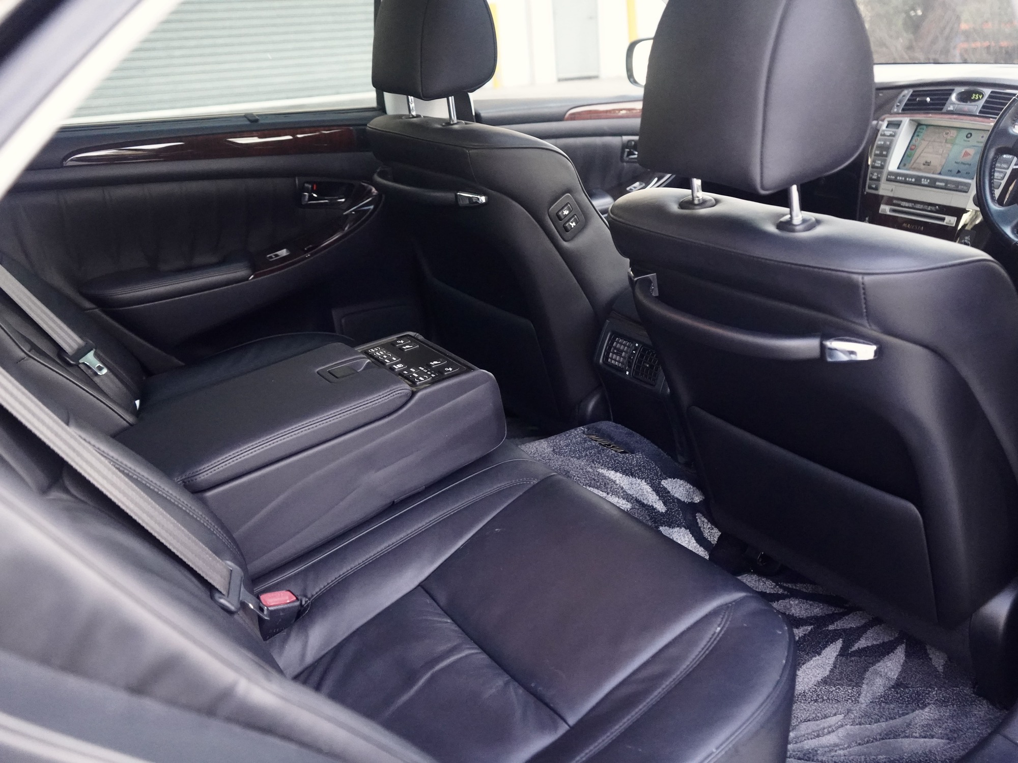 2007 Toyota Crown JDM car for sale — photo 11 of 20