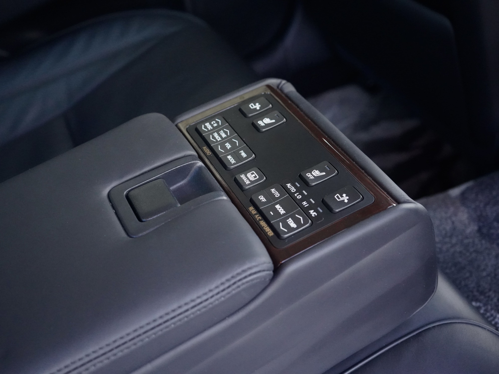 2007 Toyota Crown JDM car for sale — photo 12 of 20