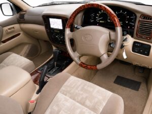Toyota Land Cruiser 100 Series (HDJ101K) - Photo 2