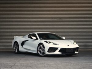 Chevrolet Corvette Stingray LT2 (C8) - Photo 2