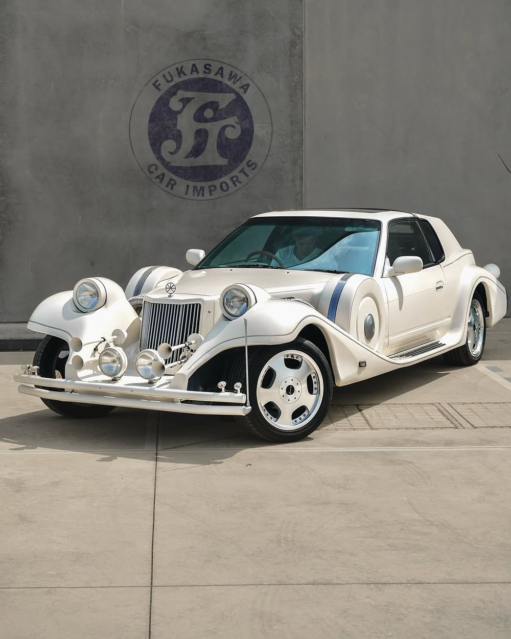 Mitsuoka Le-Seyde registered under a Fukasawa Car Imports Club permit