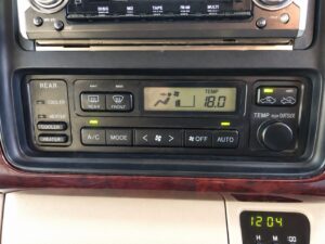 Toyota Grand Hiace Motorhome (VCH22) - Photo 11