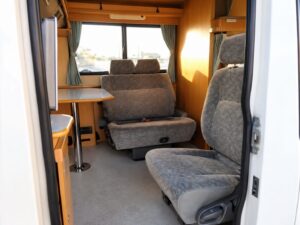 Toyota Grand Hiace Motorhome (VCH22) - Photo 6
