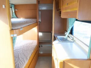 Toyota Grand Hiace Motorhome (VCH22) - Photo 7
